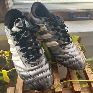 adidas women’s taekwondo lace silver 7.5 sneakers